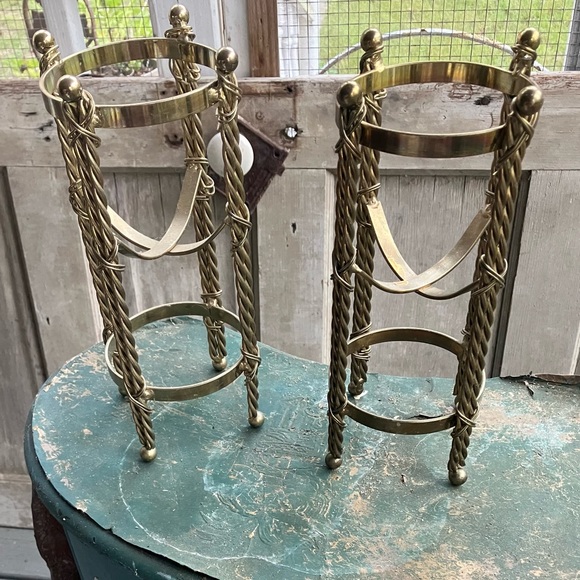Vintage pair of Twisted Brass Candle Holders with glass inserts - Picture 2 of 3